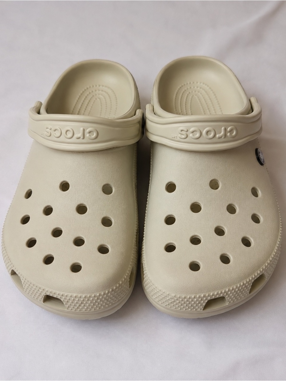 NWT Crocs Classic Clogs Bone/Cream CHARMS NOT INCLUDED | Women’s 8 / Men’s 6